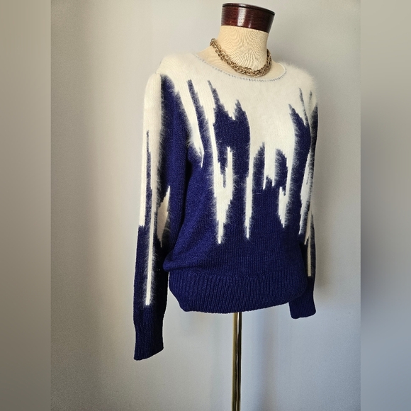 FRANCO VALERI Vintage Angora Electeic Blue and White Patterned Sweater. Large - Picture 2 of 12
